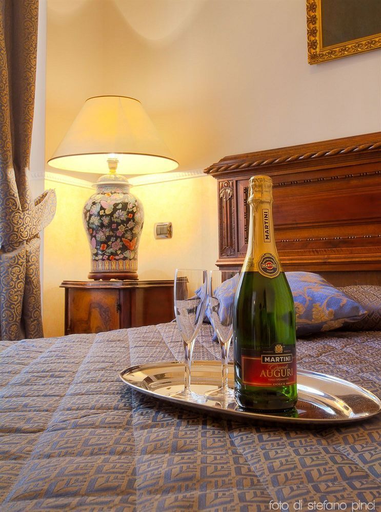 ローマ イ トレ モスケッティエリ Bed & Breakfast エクステリア 写真