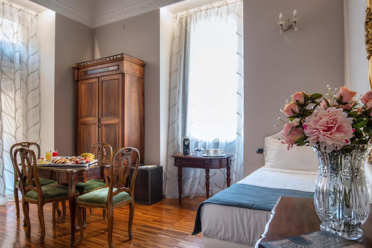 ローマ イ トレ モスケッティエリ Bed & Breakfast エクステリア 写真